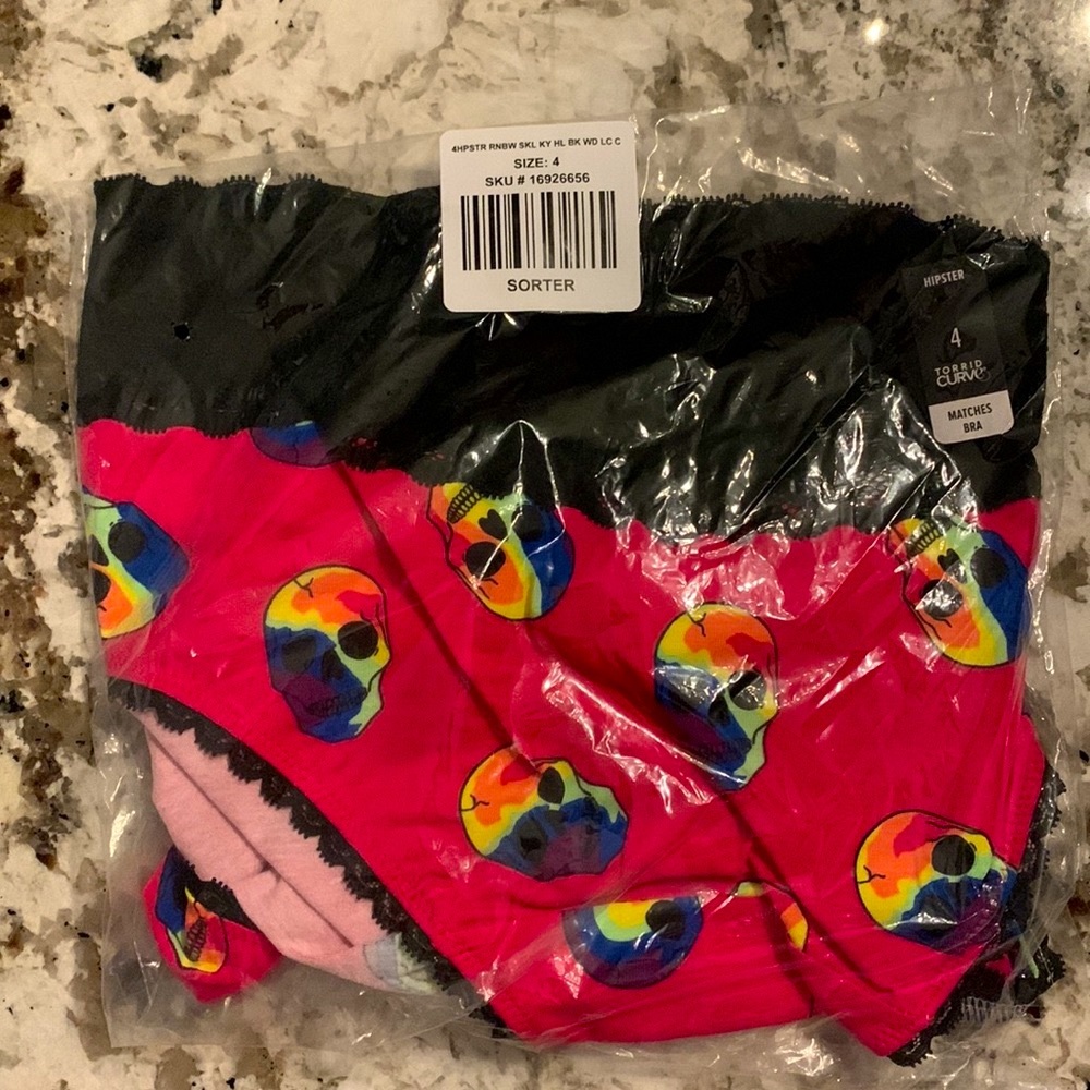 Torrid Hipster Panty! Skull Print! NWT! Sizes 2X & 4X - Picture 6 of 6